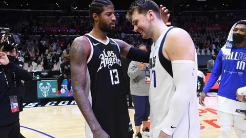 “篮网拉塞尔备战首秀，训练画面公开，赛季首战22分8助攻，王者归来势头强劲”